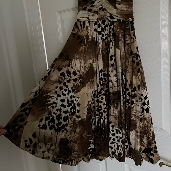 Cheetah halter dress 🐆 - Picture 4 of 9